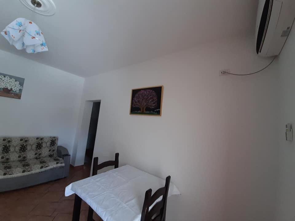 Villas Apartments Shahaj Vlorë Esterno foto
