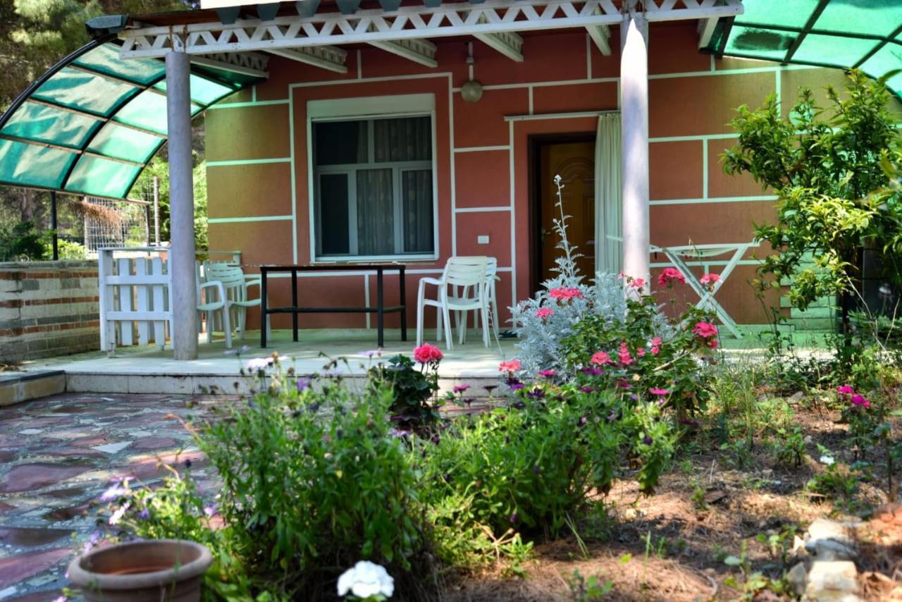 Villas Apartments Shahaj Vlorë Esterno foto