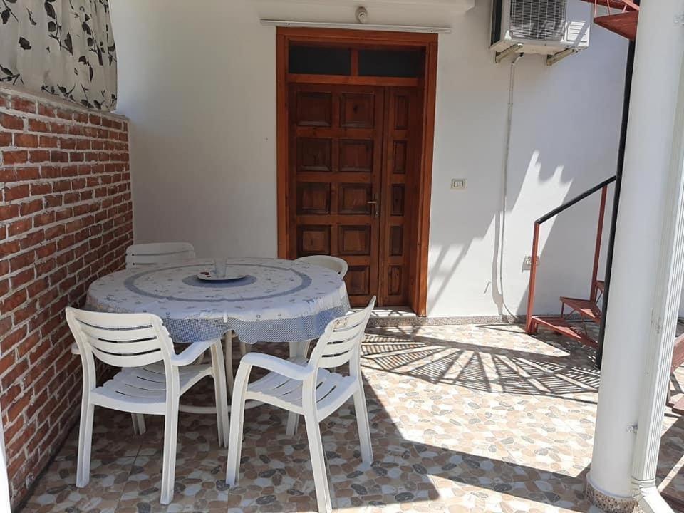Villas Apartments Shahaj Vlorë Esterno foto