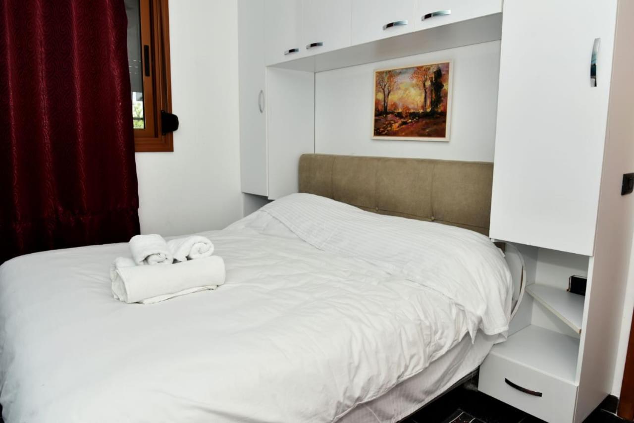 Villas Apartments Shahaj Vlorë Esterno foto