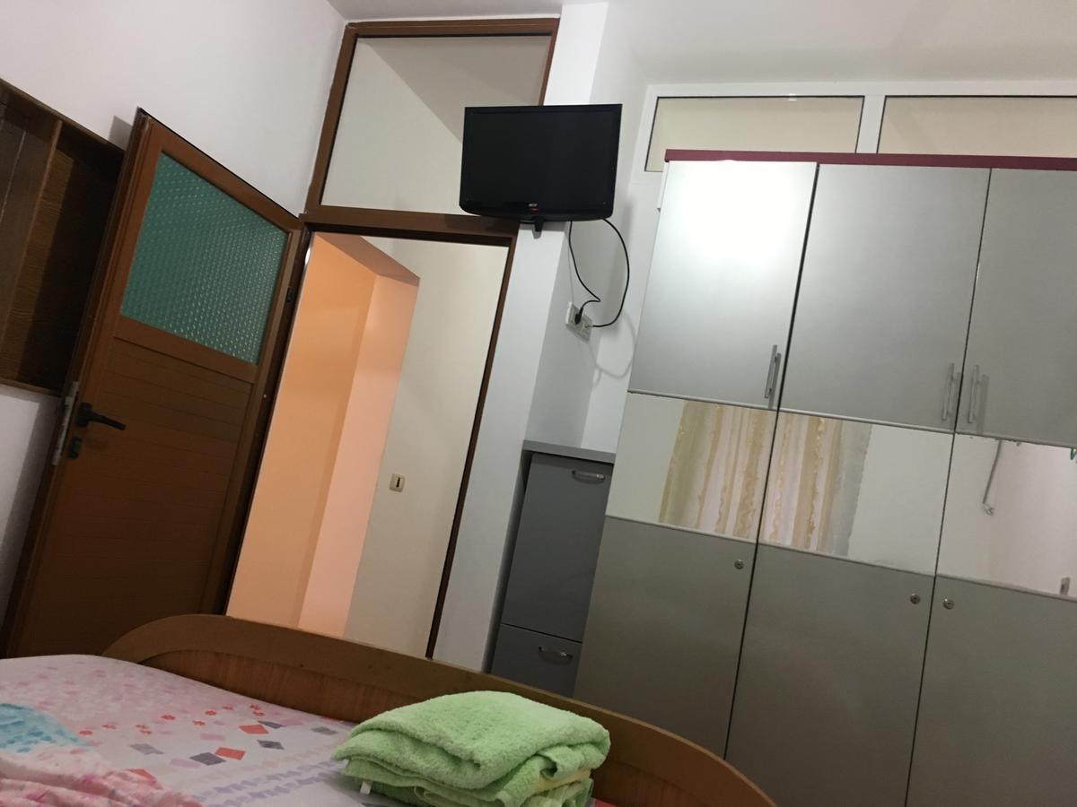 Villas Apartments Shahaj Vlorë Esterno foto
