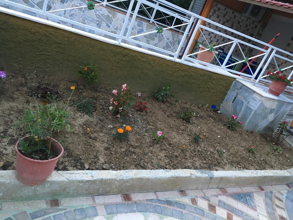 Villas Apartments Shahaj Vlorë Esterno foto